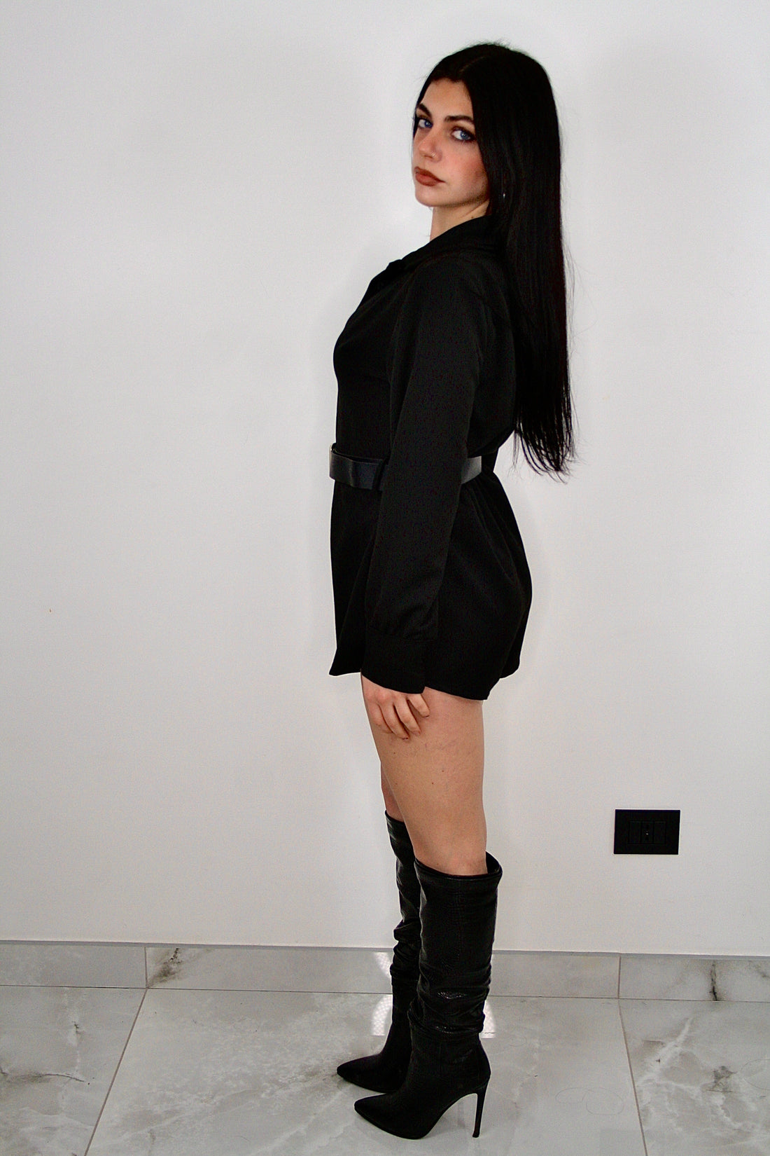 Tutina intera a pantaloncino con cintura compresa