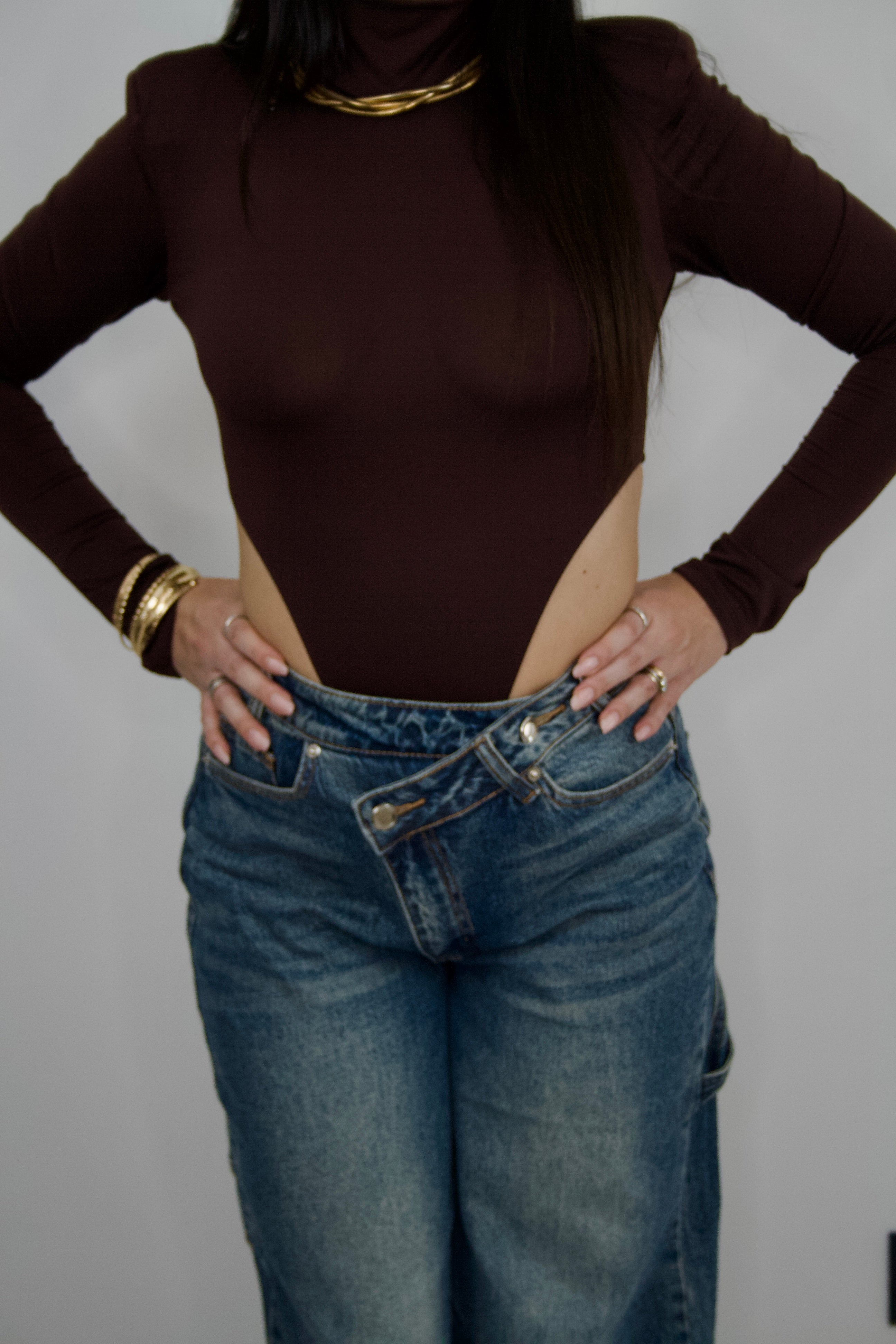 Body sgambato con collo dolcevita