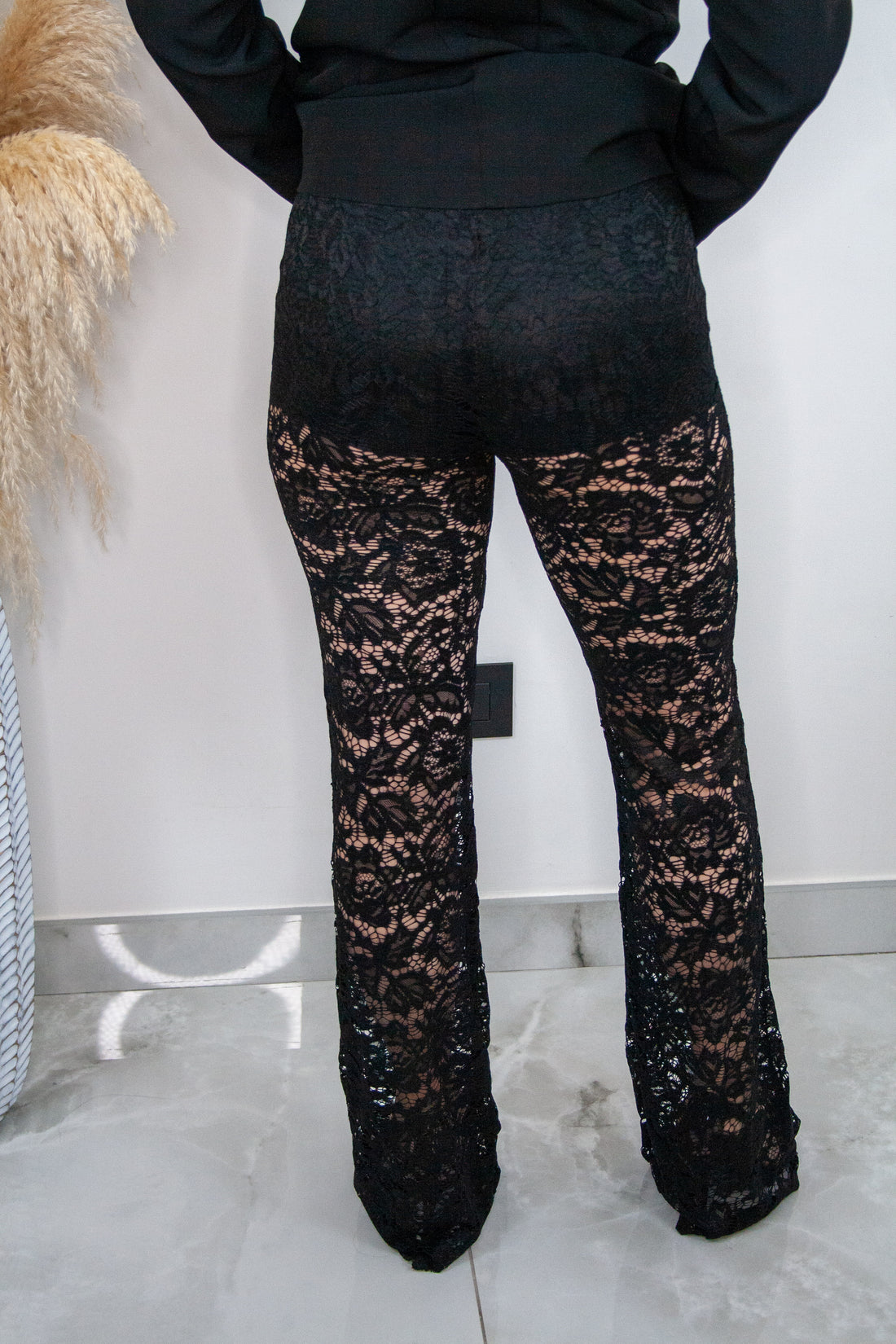 Pantalone ricamo in pizzo nero