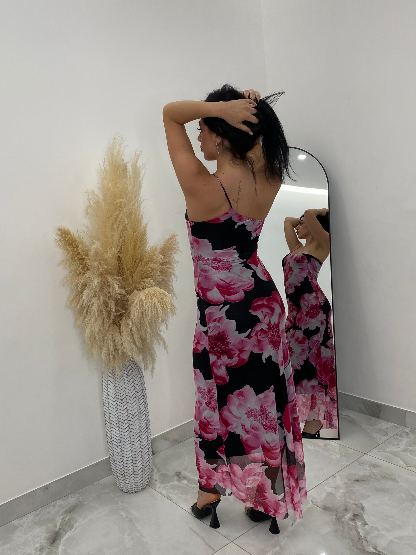 Abito “Floral Allure”